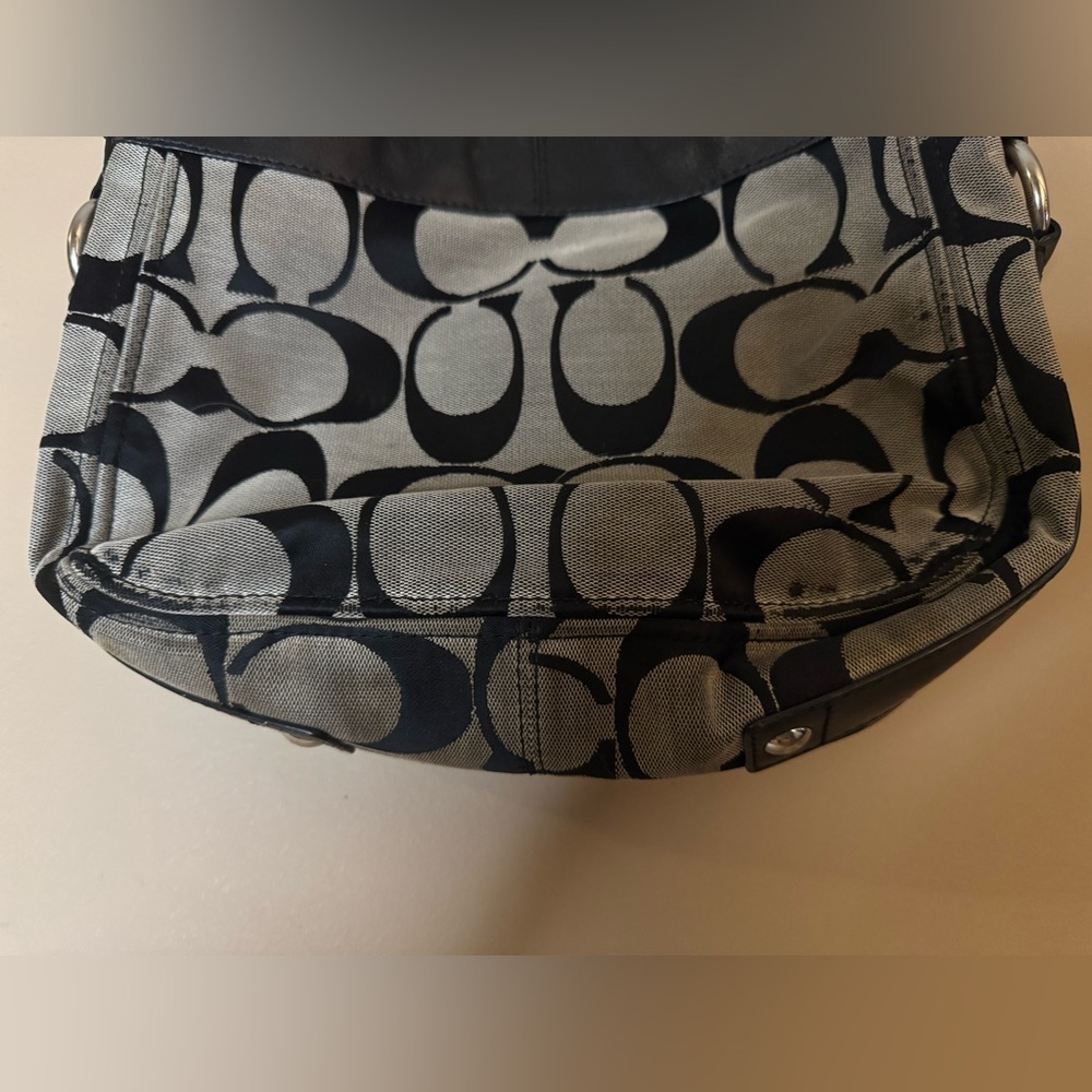 Coach Zoe hobo bag in a black and grey signature canvas OS - Picture 6 of 12